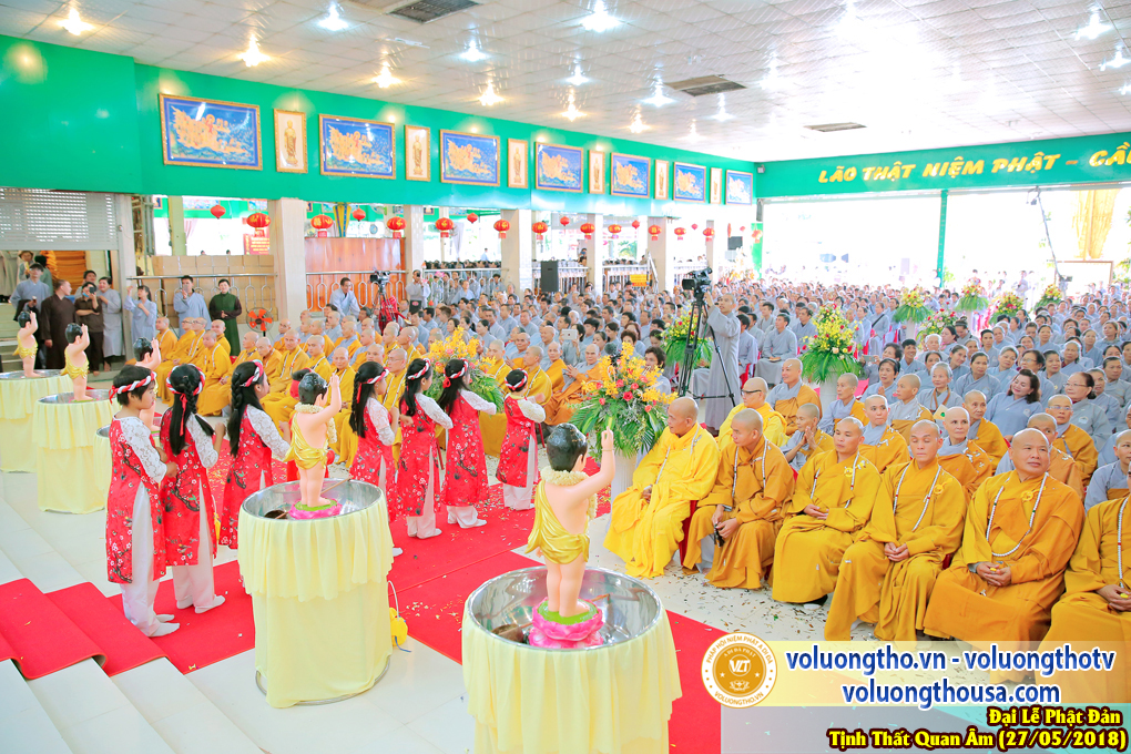 hinh-anh-dai-le-phat-dan-va-le-tam-phat-ngay-27-5-2018-dl-chua-quan-the-am-duc-trong-lam-dong-161.jpg