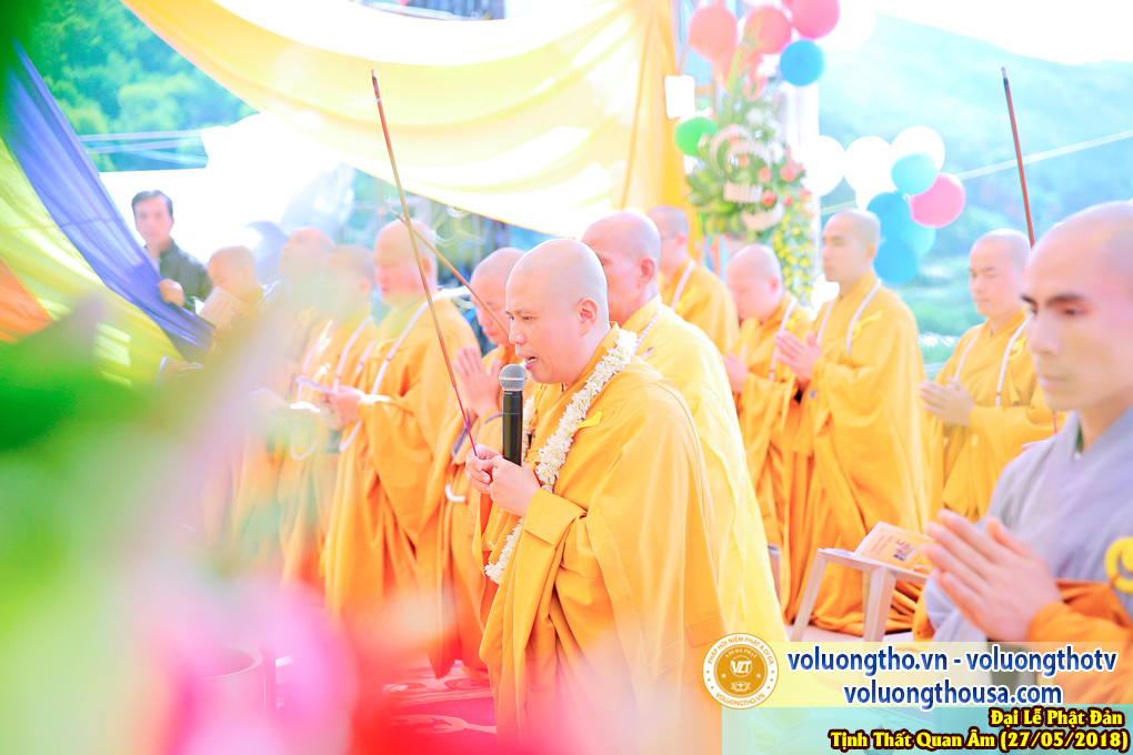 hinh-anh-dai-le-phat-dan-va-le-tam-phat-ngay-27-5-2018-dl-chua-quan-the-am-duc-trong-lam-dong-17.jpg