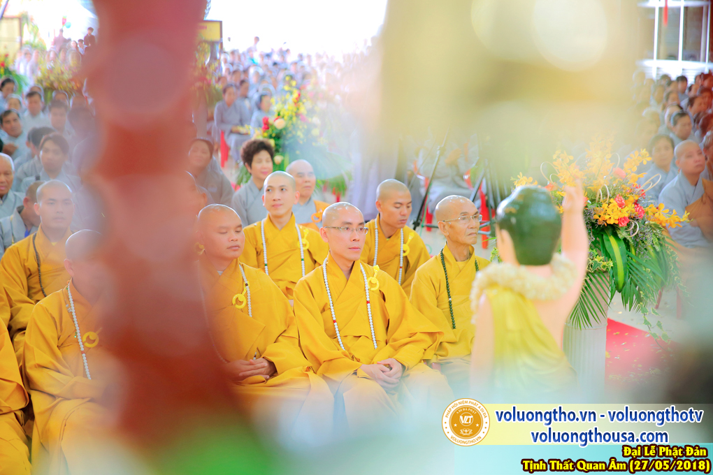 hinh-anh-dai-le-phat-dan-va-le-tam-phat-ngay-27-5-2018-dl-chua-quan-the-am-duc-trong-lam-dong-179.jpg