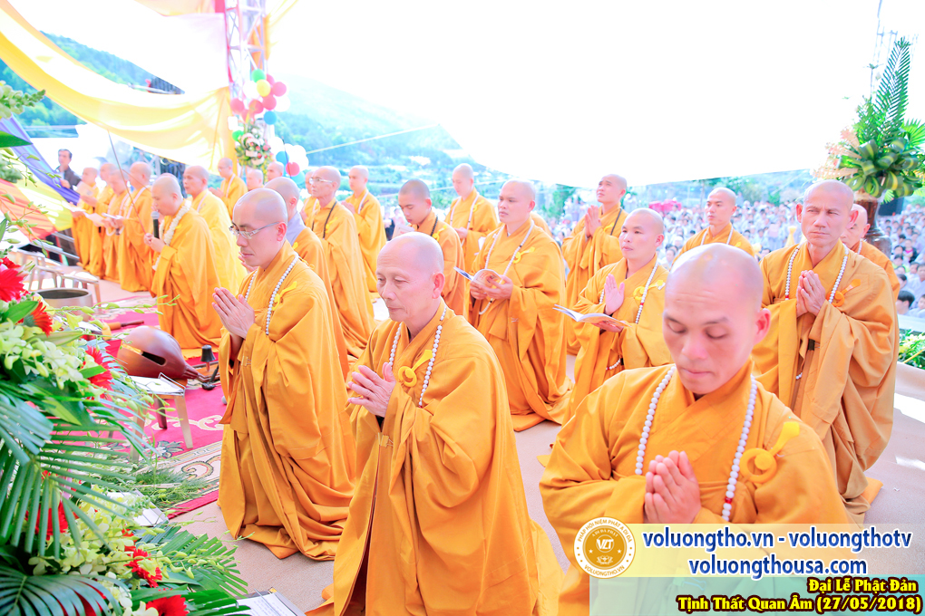 hinh-anh-dai-le-phat-dan-va-le-tam-phat-ngay-27-5-2018-dl-chua-quan-the-am-duc-trong-lam-dong-18.jpg