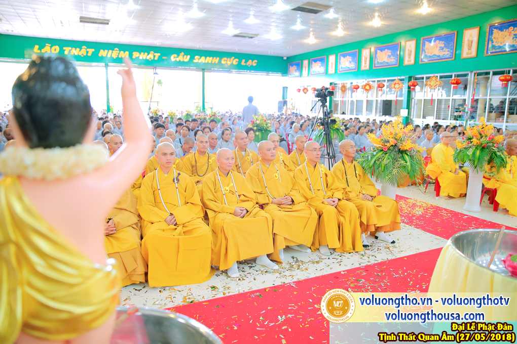 hinh-anh-dai-le-phat-dan-va-le-tam-phat-ngay-27-5-2018-dl-chua-quan-the-am-duc-trong-lam-dong-185.jpg
