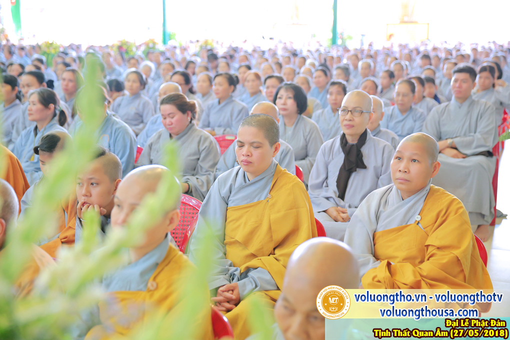 hinh-anh-dai-le-phat-dan-va-le-tam-phat-ngay-27-5-2018-dl-chua-quan-the-am-duc-trong-lam-dong-200.jpg