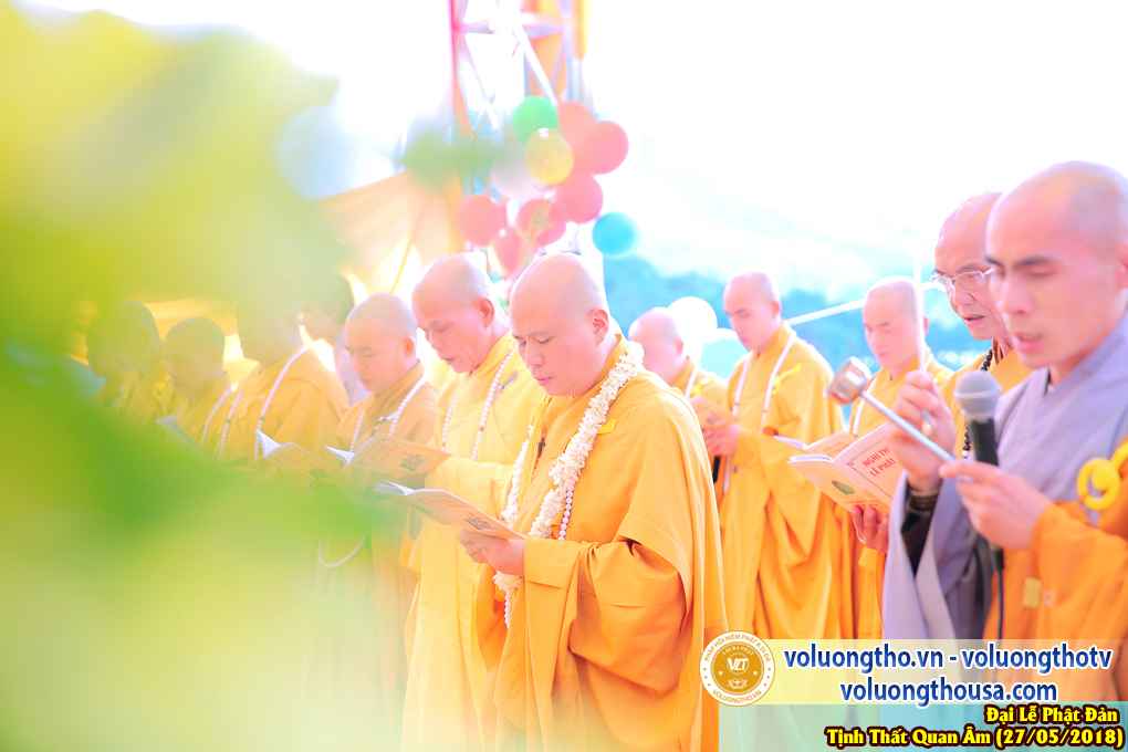 hinh-anh-dai-le-phat-dan-va-le-tam-phat-ngay-27-5-2018-dl-chua-quan-the-am-duc-trong-lam-dong-21.jpg