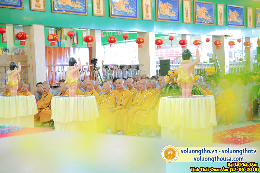 hinh-anh-dai-le-phat-dan-va-le-tam-phat-ngay-27-5-2018-dl-chua-quan-the-am-duc-trong-lam-dong-214.jpg