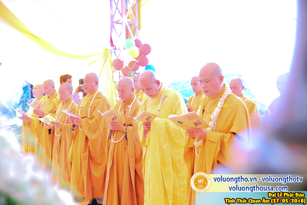 hinh-anh-dai-le-phat-dan-va-le-tam-phat-ngay-27-5-2018-dl-chua-quan-the-am-duc-trong-lam-dong-22.jpg
