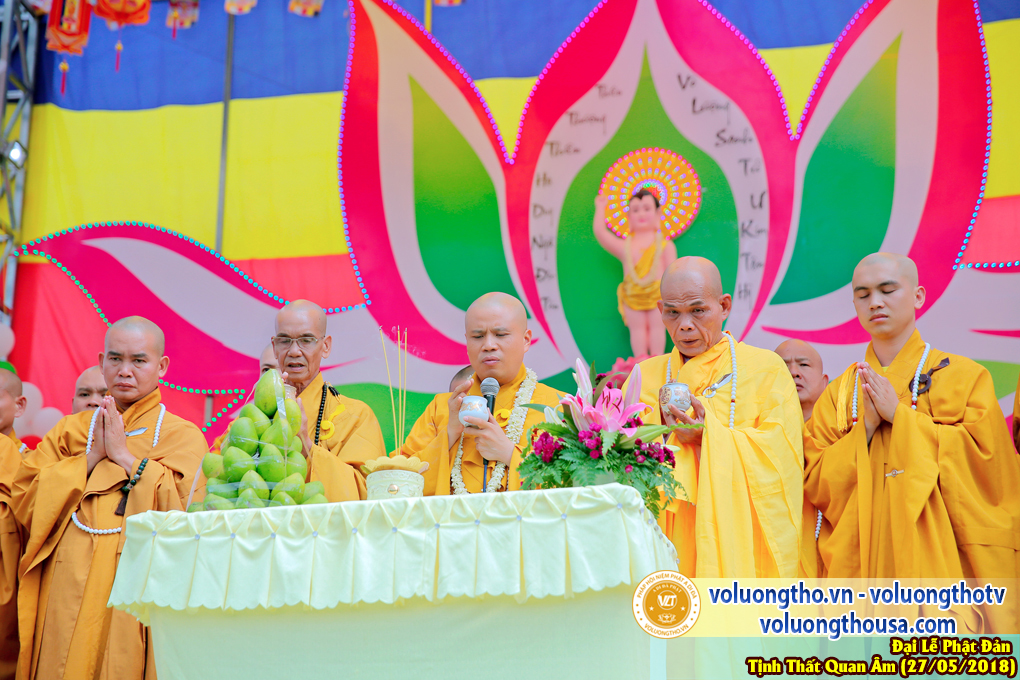 hinh-anh-dai-le-phat-dan-va-le-tam-phat-ngay-27-5-2018-dl-chua-quan-the-am-duc-trong-lam-dong-41.jpg
