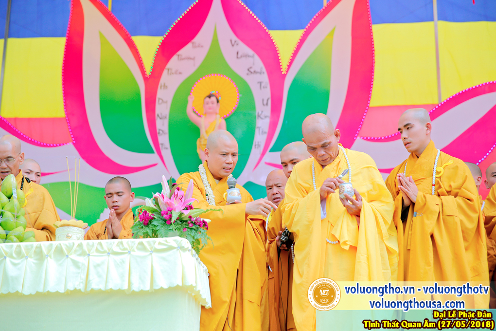 hinh-anh-dai-le-phat-dan-va-le-tam-phat-ngay-27-5-2018-dl-chua-quan-the-am-duc-trong-lam-dong-43.jpg