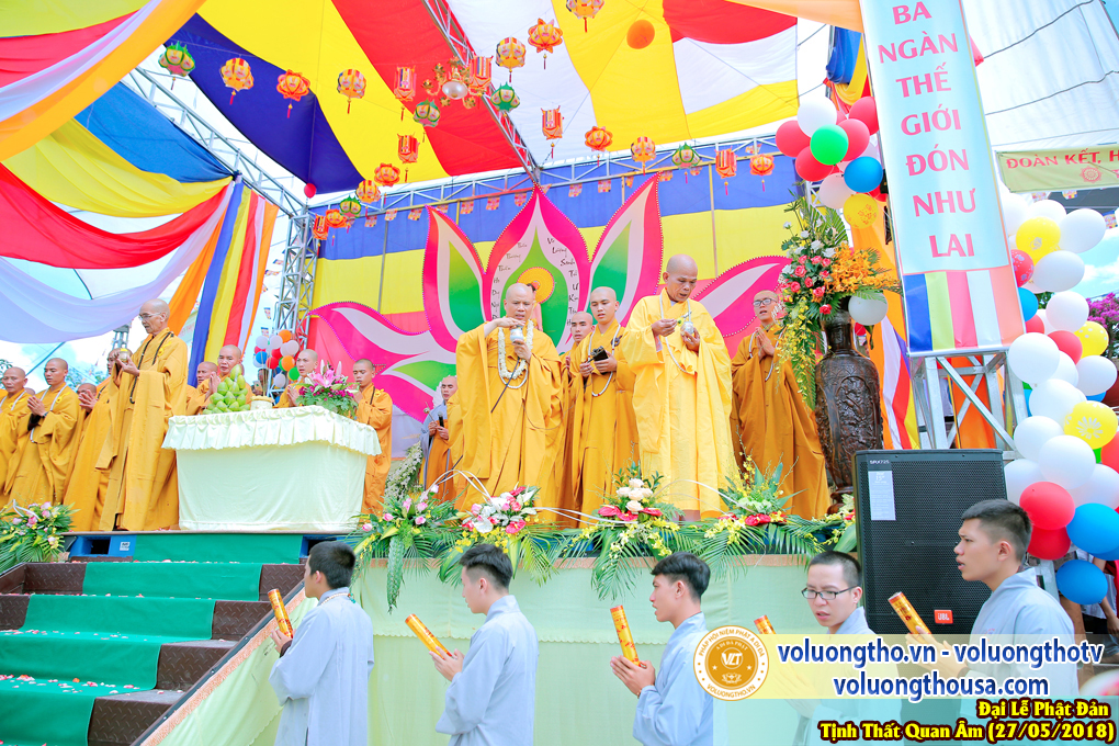 hinh-anh-dai-le-phat-dan-va-le-tam-phat-ngay-27-5-2018-dl-chua-quan-the-am-duc-trong-lam-dong-44.jpg