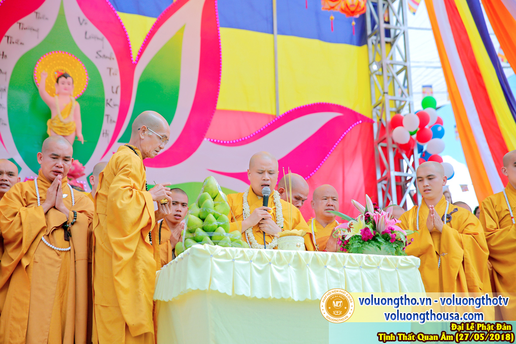 hinh-anh-dai-le-phat-dan-va-le-tam-phat-ngay-27-5-2018-dl-chua-quan-the-am-duc-trong-lam-dong-48.jpg