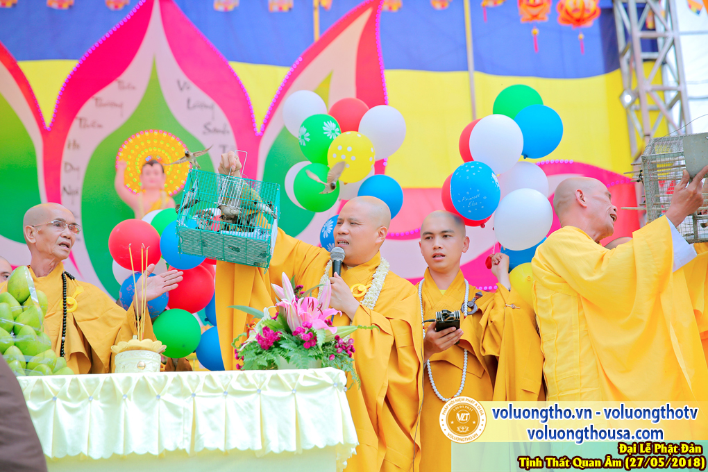 hinh-anh-dai-le-phat-dan-va-le-tam-phat-ngay-27-5-2018-dl-chua-quan-the-am-duc-trong-lam-dong-59.jpg