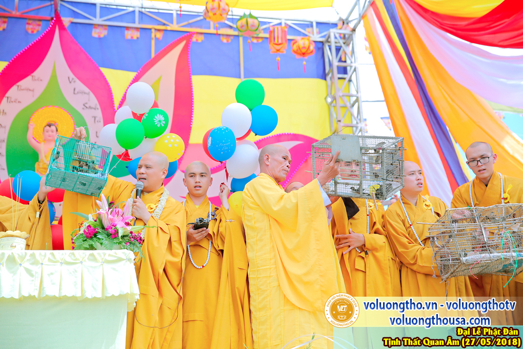 hinh-anh-dai-le-phat-dan-va-le-tam-phat-ngay-27-5-2018-dl-chua-quan-the-am-duc-trong-lam-dong-61.jpg