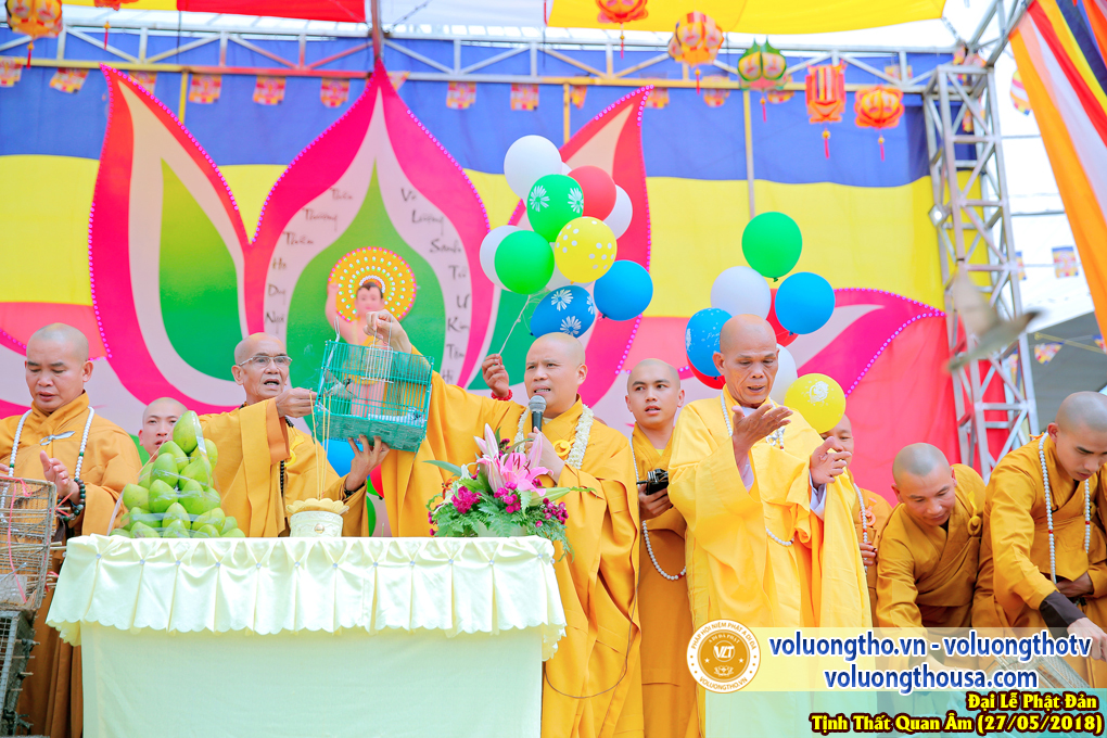 hinh-anh-dai-le-phat-dan-va-le-tam-phat-ngay-27-5-2018-dl-chua-quan-the-am-duc-trong-lam-dong-62.jpg