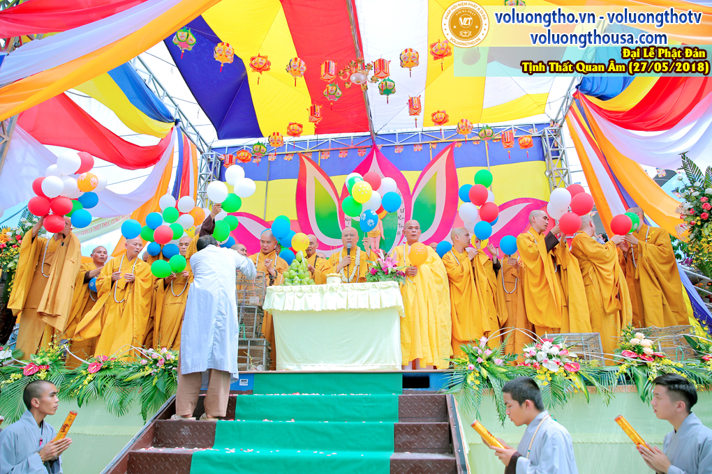 hinh-anh-dai-le-phat-dan-va-le-tam-phat-ngay-27-5-2018-dl-chua-quan-the-am-duc-trong-lam-dong-64.jpg