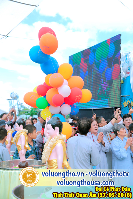 hinh-anh-dai-le-phat-dan-va-le-tam-phat-ngay-27-5-2018-dl-chua-quan-the-am-duc-trong-lam-dong-67.jpg