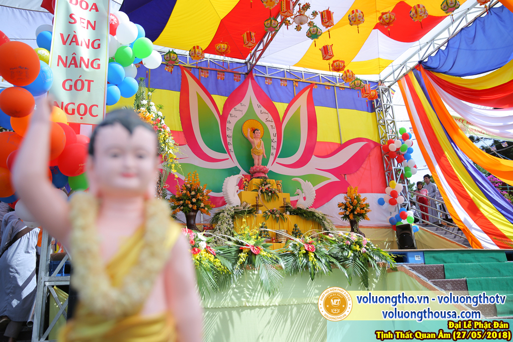 hinh-anh-dai-le-phat-dan-va-le-tam-phat-ngay-27-5-2018-dl-chua-quan-the-am-duc-trong-lam-dong-7.jpg