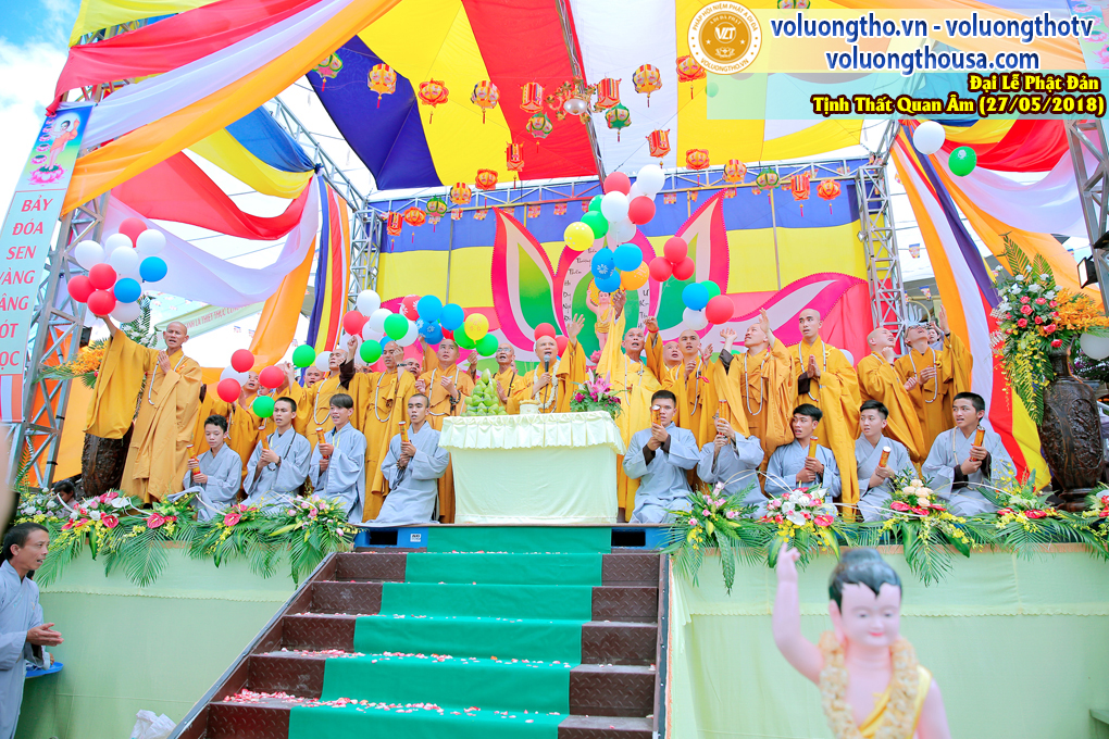 hinh-anh-dai-le-phat-dan-va-le-tam-phat-ngay-27-5-2018-dl-chua-quan-the-am-duc-trong-lam-dong-70.jpg