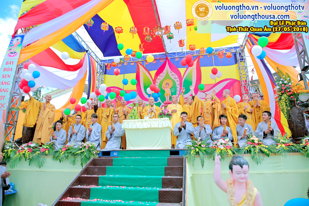 hinh-anh-dai-le-phat-dan-va-le-tam-phat-ngay-27-5-2018-dl-chua-quan-the-am-duc-trong-lam-dong-71.jpg