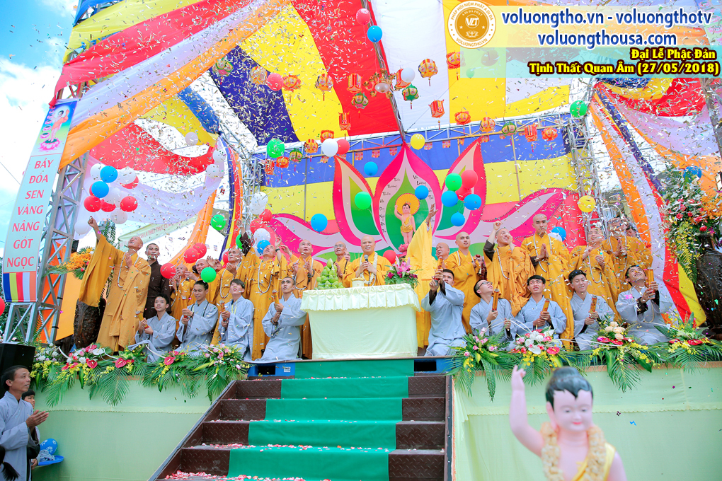 hinh-anh-dai-le-phat-dan-va-le-tam-phat-ngay-27-5-2018-dl-chua-quan-the-am-duc-trong-lam-dong-73.jpg