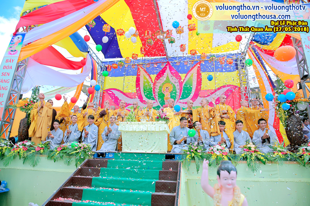 hinh-anh-dai-le-phat-dan-va-le-tam-phat-ngay-27-5-2018-dl-chua-quan-the-am-duc-trong-lam-dong-74.jpg