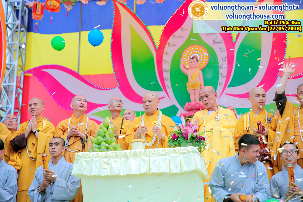 hinh-anh-dai-le-phat-dan-va-le-tam-phat-ngay-27-5-2018-dl-chua-quan-the-am-duc-trong-lam-dong-75.jpg