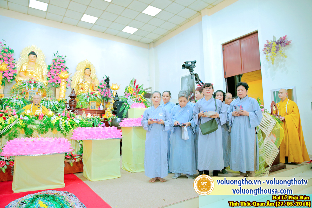 hinh-anh-dai-le-phat-dan-va-le-tam-phat-ngay-27-5-2018-dl-chua-quan-the-am-duc-trong-lam-dong-78.jpg