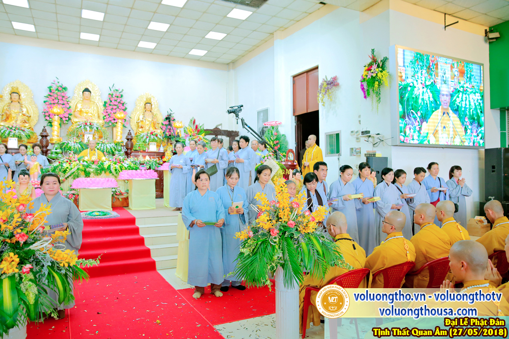 hinh-anh-dai-le-phat-dan-va-le-tam-phat-ngay-27-5-2018-dl-chua-quan-the-am-duc-trong-lam-dong-81.jpg