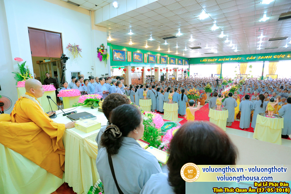 hinh-anh-dai-le-phat-dan-va-le-tam-phat-ngay-27-5-2018-dl-chua-quan-the-am-duc-trong-lam-dong-85.jpg