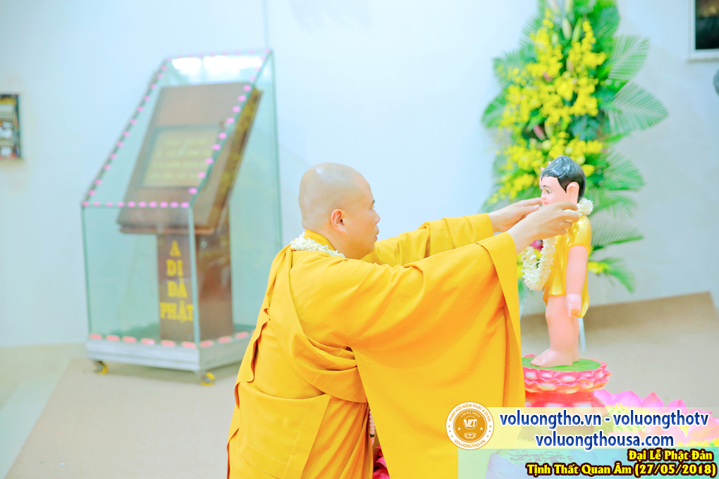 hinh-anh-dai-le-phat-dan-va-le-tam-phat-ngay-27-5-2018-dl-chua-quan-the-am-duc-trong-lam-dong-89.jpg