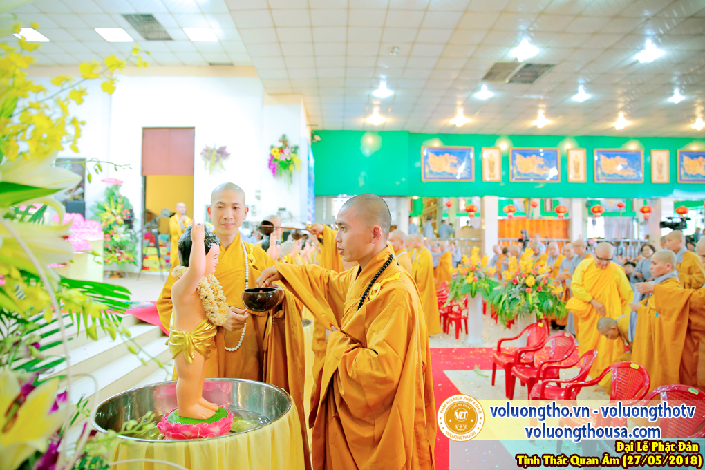 hinh-anh-dai-le-phat-dan-va-le-tam-phat-ngay-27-5-2018-dl-chua-quan-the-am-duc-trong-lam-dong-94.jpg