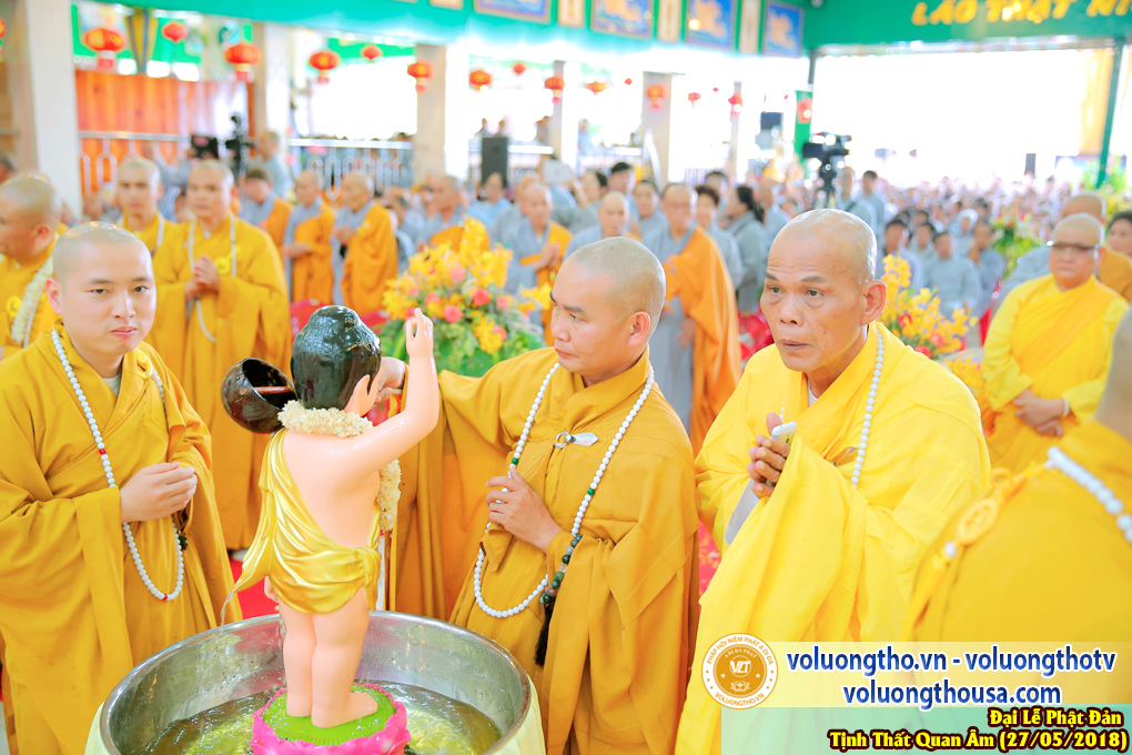 hinh-anh-dai-le-phat-dan-va-le-tam-phat-ngay-27-5-2018-dl-chua-quan-the-am-duc-trong-lam-dong-95.jpg