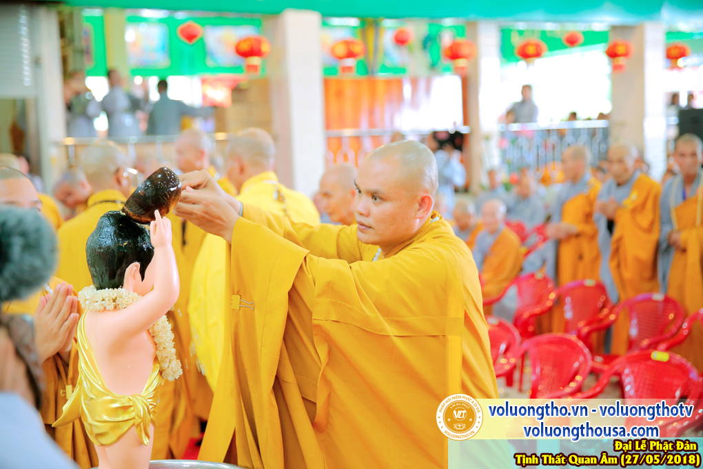 hinh-anh-dai-le-phat-dan-va-le-tam-phat-ngay-27-5-2018-dl-chua-quan-the-am-duc-trong-lam-dong-98.jpg