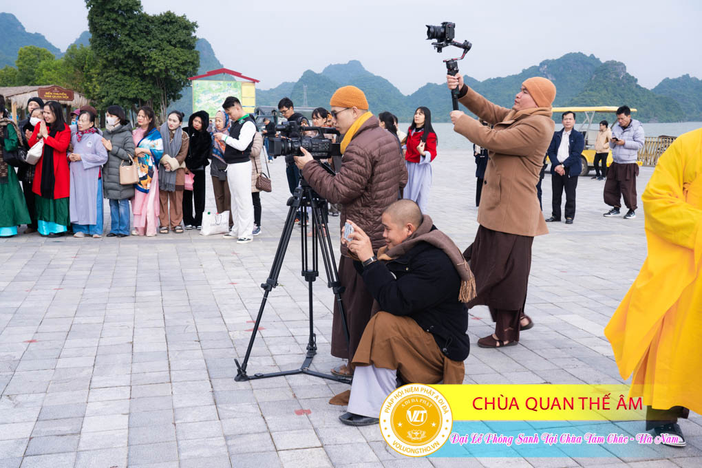 hinh-anh-dai-le-phong-sanh-tai-chua-tam-chuc-tinh-ha-nam-thu-5-ngay-21-12-2023-chua-quan-the-am-duc-trong-lam-dong-17.jpg