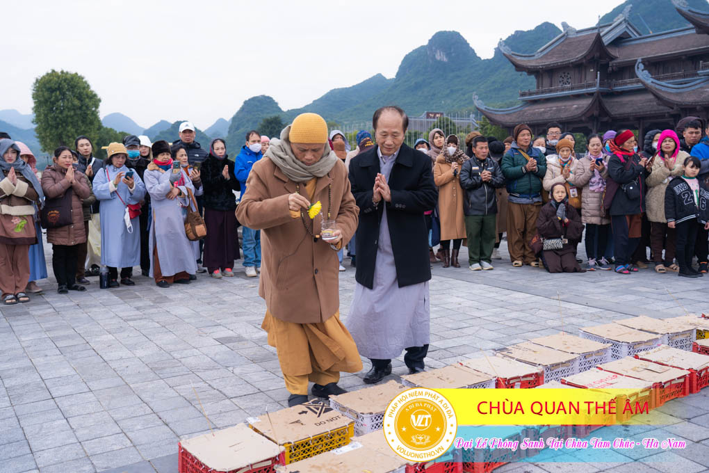 hinh-anh-dai-le-phong-sanh-tai-chua-tam-chuc-tinh-ha-nam-thu-5-ngay-21-12-2023-chua-quan-the-am-duc-trong-lam-dong-44.jpg