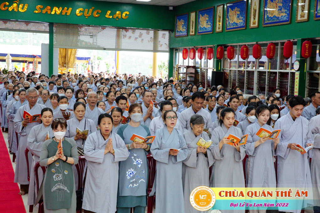 hinh-anh-dai-le-vu-lan-2022-chua-quan-the-am-duc-trong-lam-dong-13.jpg