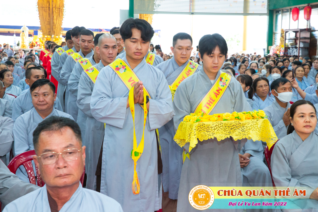 hinh-anh-dai-le-vu-lan-2022-chua-quan-the-am-duc-trong-lam-dong-50.jpg