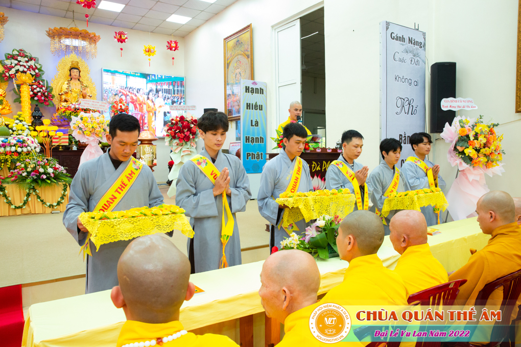 hinh-anh-dai-le-vu-lan-2022-chua-quan-the-am-duc-trong-lam-dong-53.jpg