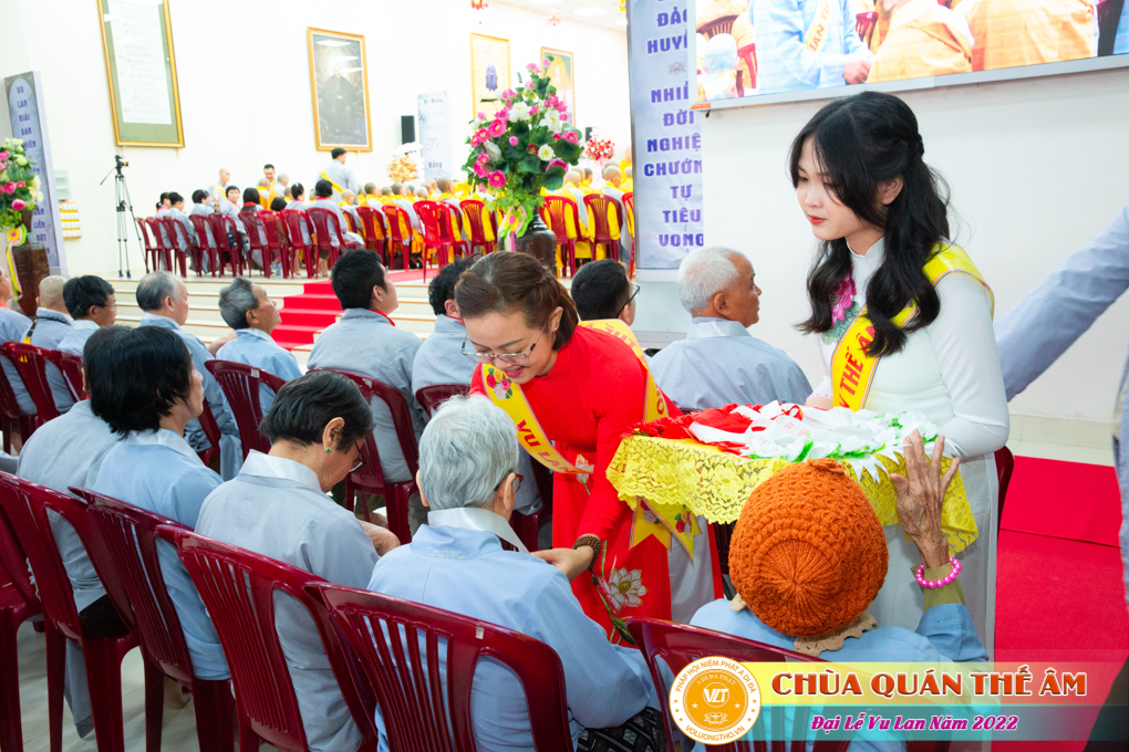 hinh-anh-dai-le-vu-lan-2022-chua-quan-the-am-duc-trong-lam-dong-62.jpg