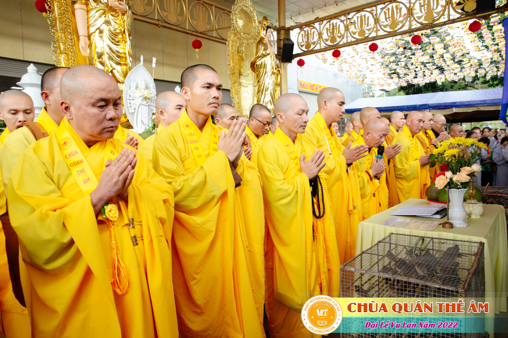 hinh-anh-dai-le-vu-lan-2022-chua-quan-the-am-duc-trong-lam-dong-68.jpg