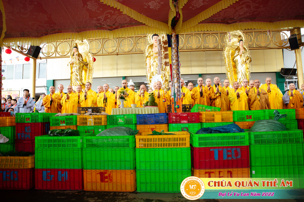 hinh-anh-dai-le-vu-lan-2022-chua-quan-the-am-duc-trong-lam-dong-70.jpg