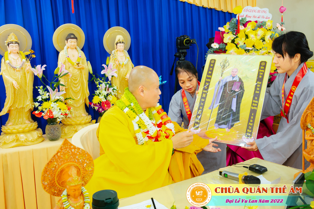 hinh-anh-dai-le-vu-lan-2022-chua-quan-the-am-duc-trong-lam-dong-86.jpg
