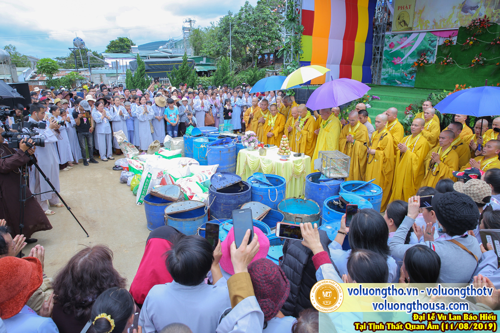 hinh-anh-dai-le-vu-lan-tai-chua-quan-the-am-ngay-11-07-ky-hoi-2019-chua-quan-the-am-duc-trong-lam-dong-71.jpg