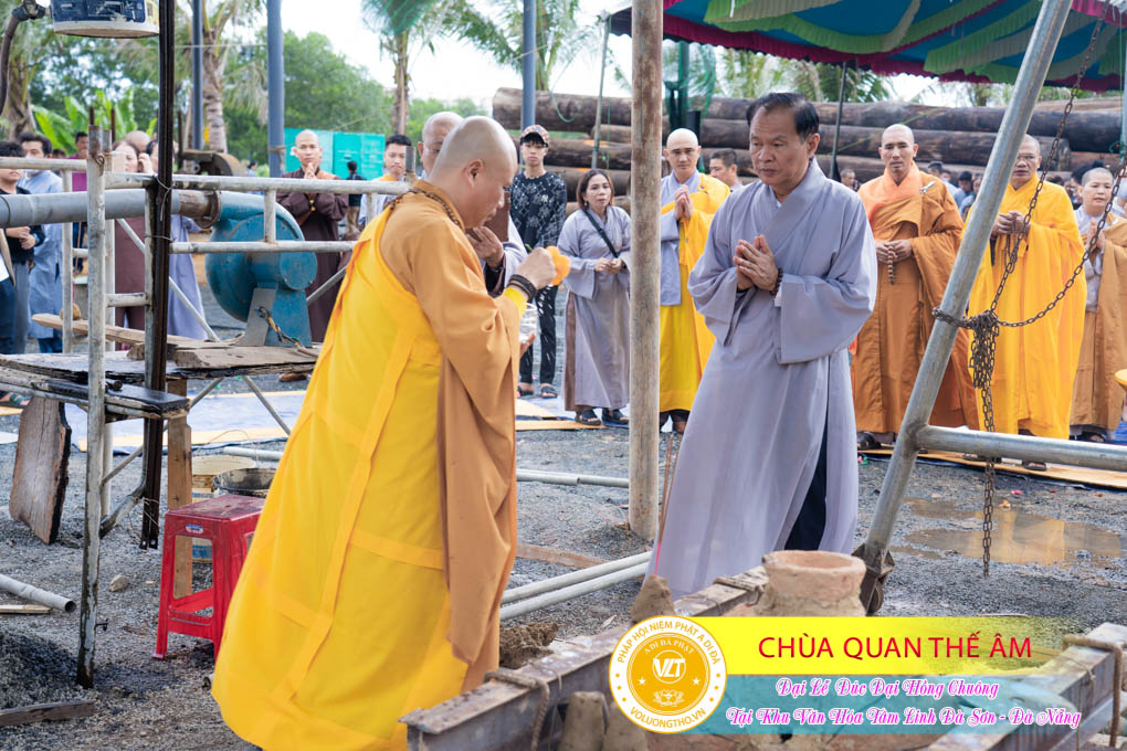 hinh-anh-duc-dai-hong-chuong-tai-khu-tam-linh-da-son-da-nang-ngay-17-12-2023-chua-quan-the-am-duc-trong-lam-dong-131.jpg