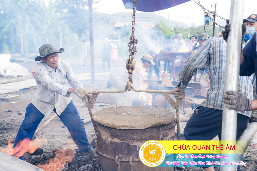 hinh-anh-duc-dai-hong-chuong-tai-khu-tam-linh-da-son-da-nang-ngay-17-12-2023-chua-quan-the-am-duc-trong-lam-dong-139.jpg