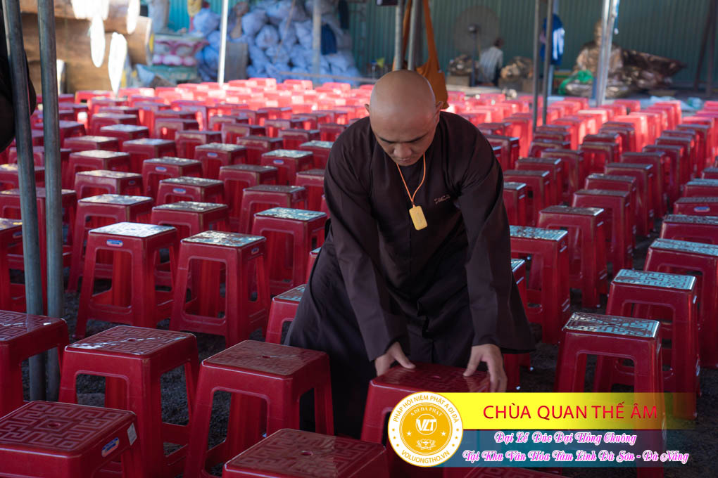 hinh-anh-duc-dai-hong-chuong-tai-khu-tam-linh-da-son-da-nang-ngay-17-12-2023-chua-quan-the-am-duc-trong-lam-dong-14.jpg