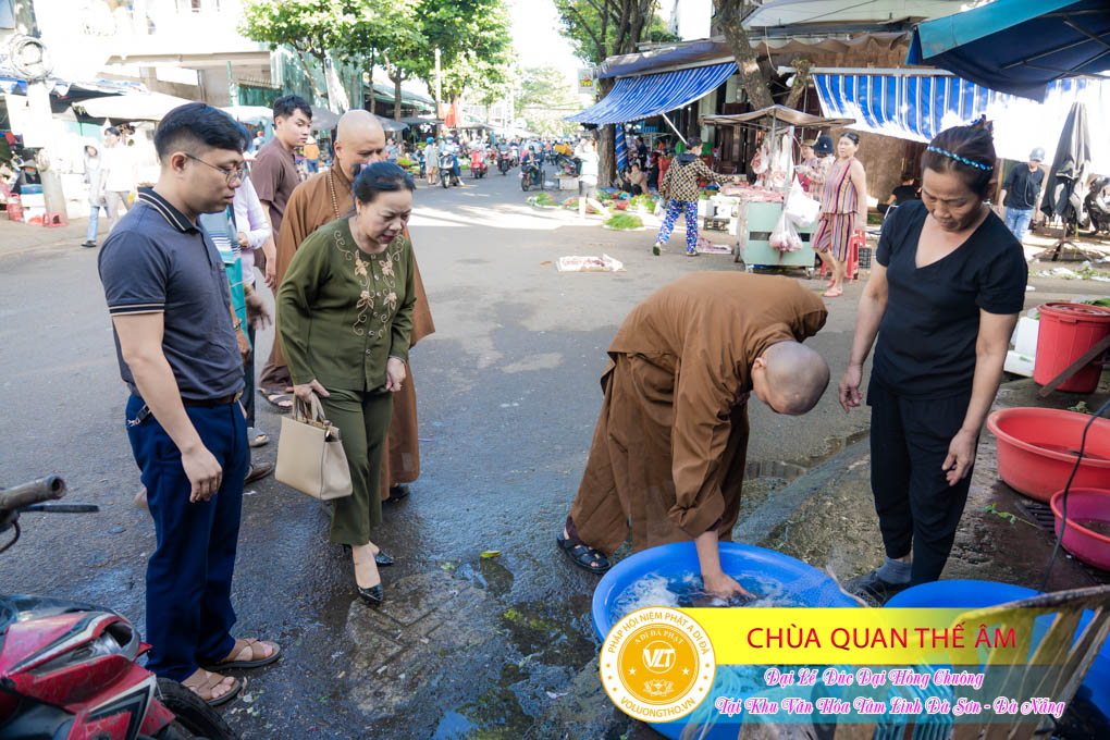 hinh-anh-duc-dai-hong-chuong-tai-khu-tam-linh-da-son-da-nang-ngay-17-12-2023-chua-quan-the-am-duc-trong-lam-dong-23.jpg