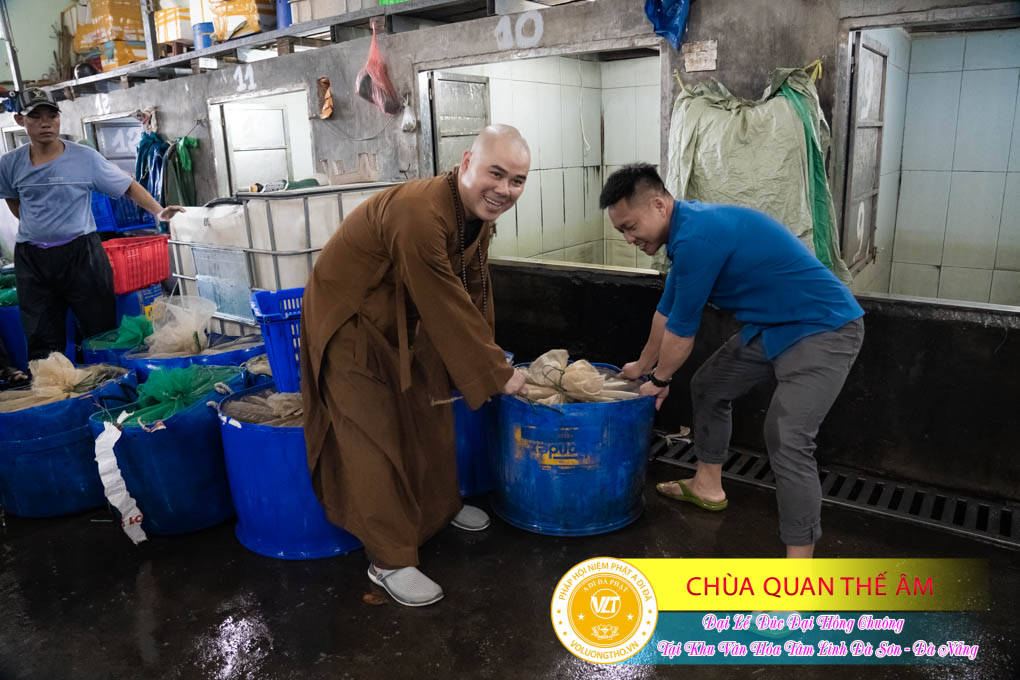 hinh-anh-duc-dai-hong-chuong-tai-khu-tam-linh-da-son-da-nang-ngay-17-12-2023-chua-quan-the-am-duc-trong-lam-dong-39.jpg