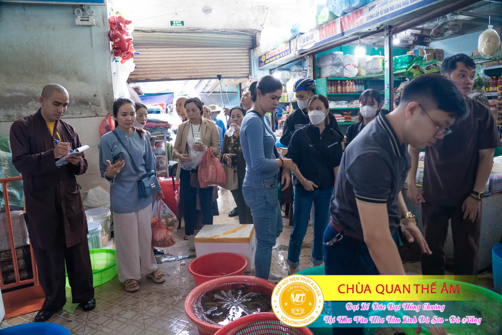 hinh-anh-duc-dai-hong-chuong-tai-khu-tam-linh-da-son-da-nang-ngay-17-12-2023-chua-quan-the-am-duc-trong-lam-dong-55.jpg