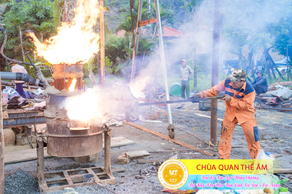 hinh-anh-duc-dai-hong-chuong-tai-khu-tam-linh-da-son-da-nang-ngay-17-12-2023-chua-quan-the-am-duc-trong-lam-dong-86.jpg