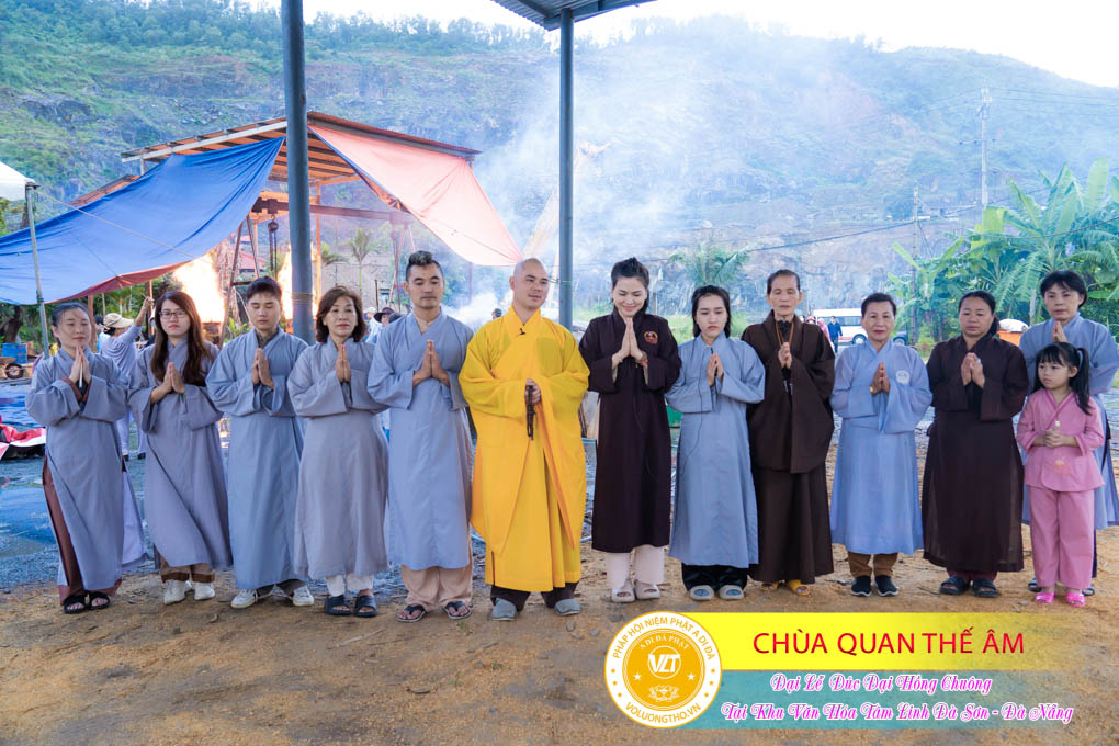 hinh-anh-duc-dai-hong-chuong-tai-khu-tam-linh-da-son-da-nang-ngay-17-12-2023-chua-quan-the-am-duc-trong-lam-dong-88.jpg