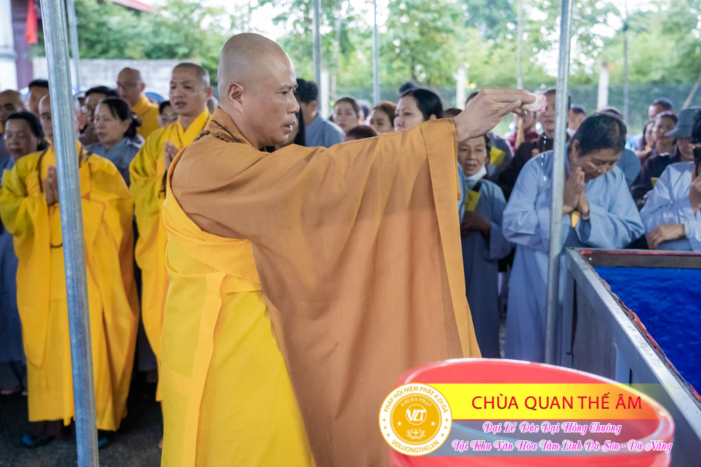 hinh-anh-duc-dai-hong-chuong-tai-khu-tam-linh-da-son-da-nang-ngay-17-12-2023-chua-quan-the-am-duc-trong-lam-dong-94.jpg